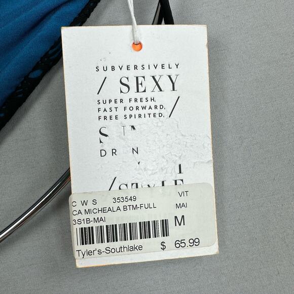 CA by Vitamin A Women’s Medium Micheala Crochet Reversible - Picture 5 of 7